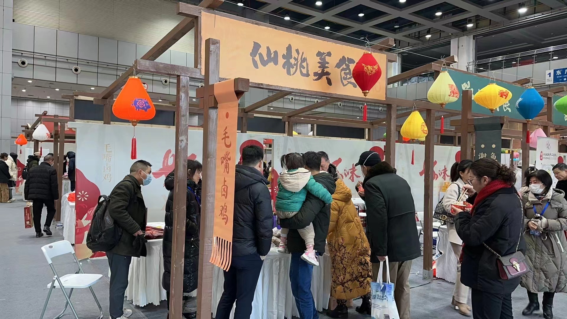 仙桃市毛嘴鹵雞廠在武漢參加湖北省非物質(zhì)文化展示活動(dòng)。 (2).jpg